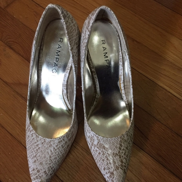 Heels - Picture 3 of 6